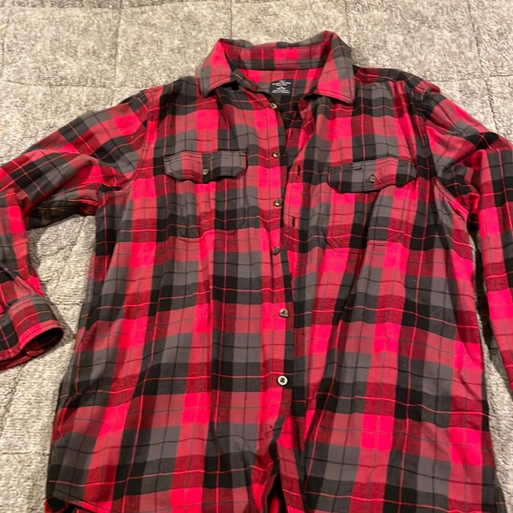 Mens button down flannel never worn. Size L - Picture 1 of 2